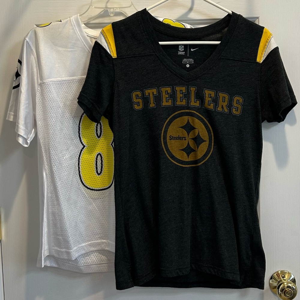 Lot of 2 - Pittsburgh Steelers short sleeve shirts - Women’s Large - VGUC!